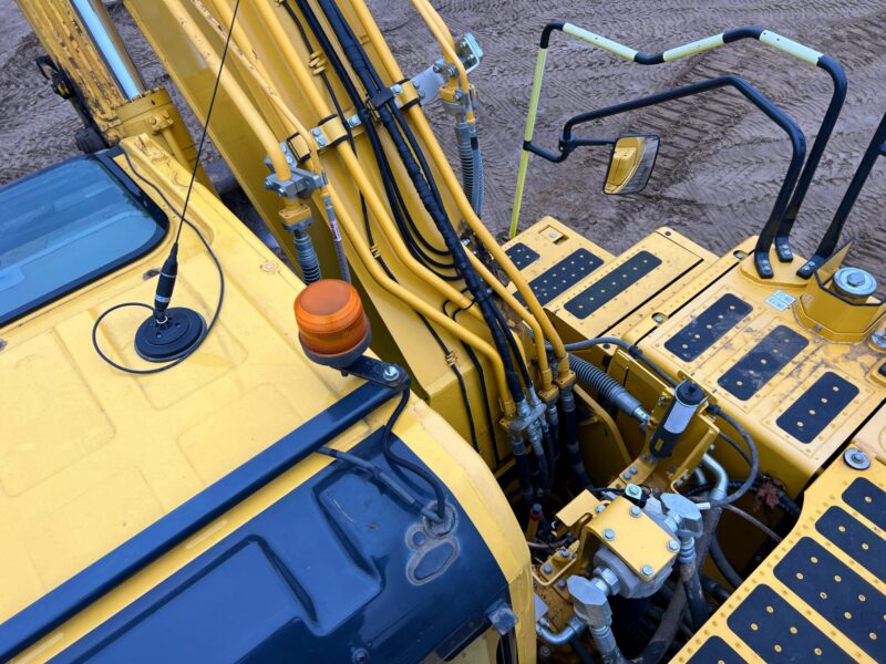 Komatsu 210 SKU878 (2)