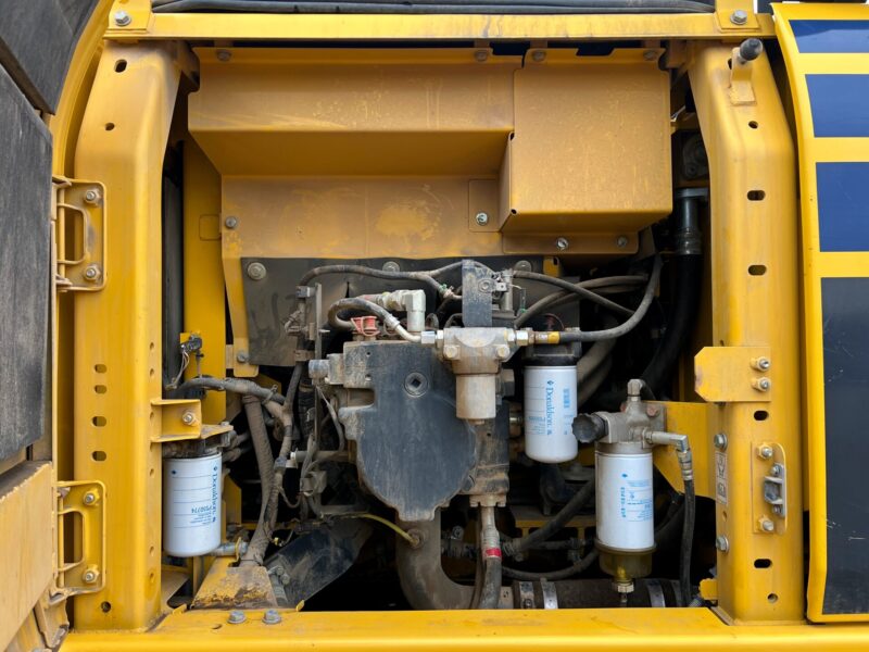 Komatsu 210 SKU878 (5)