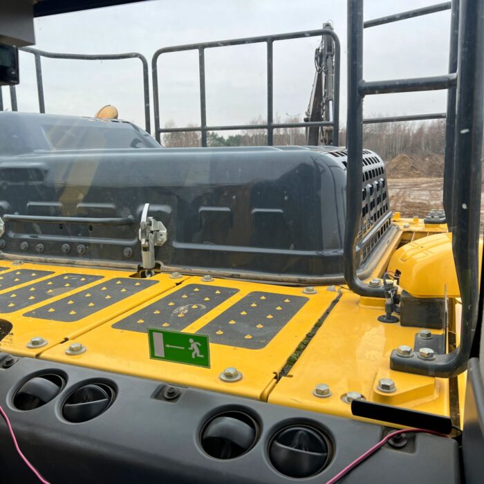 Komatsu 210 SKU878 (6)