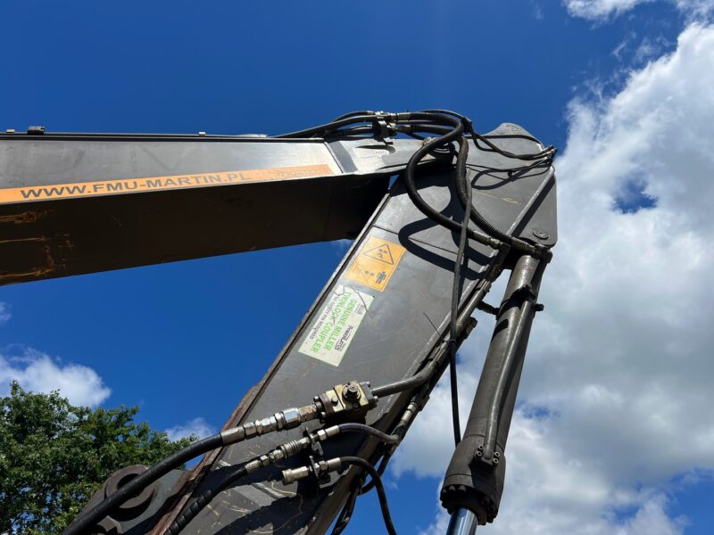 VOLVO EC220 (12)