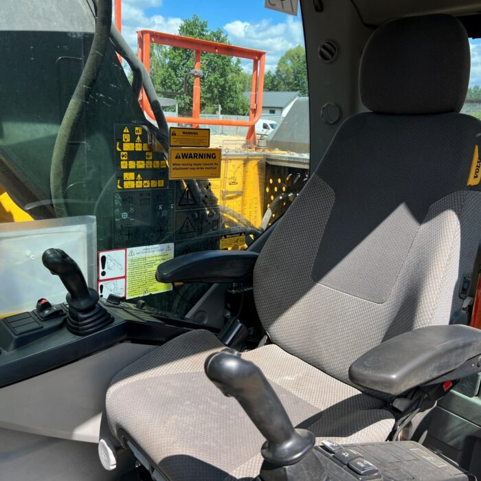 VOLVO EC220 (32)