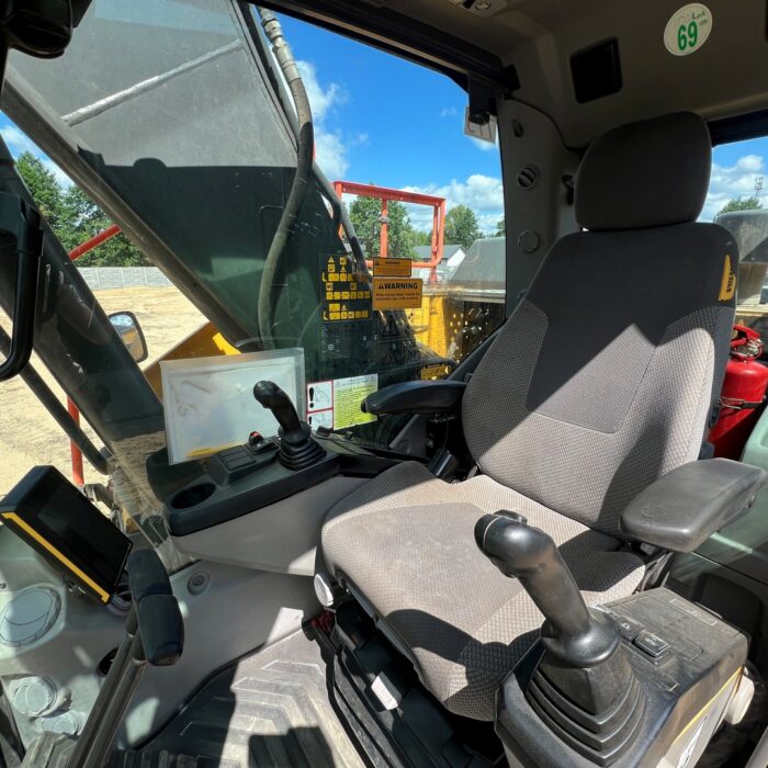 VOLVO EC220 (33)