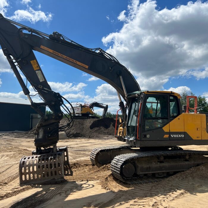 VOLVO EC220 (4)
