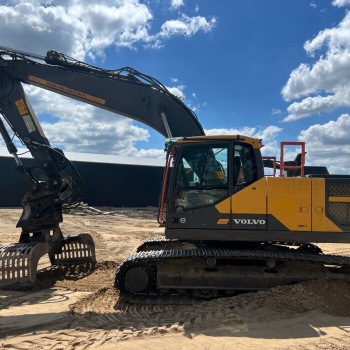 VOLVO EC220 (5)
