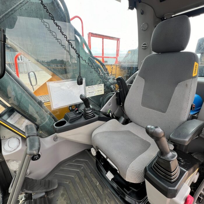 VOLVO EC220EL (28)