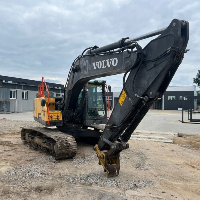 VOLVO EC220EL (37)