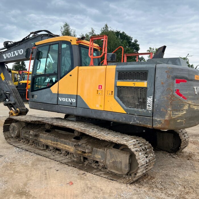 VOLVO EC220EL (4)
