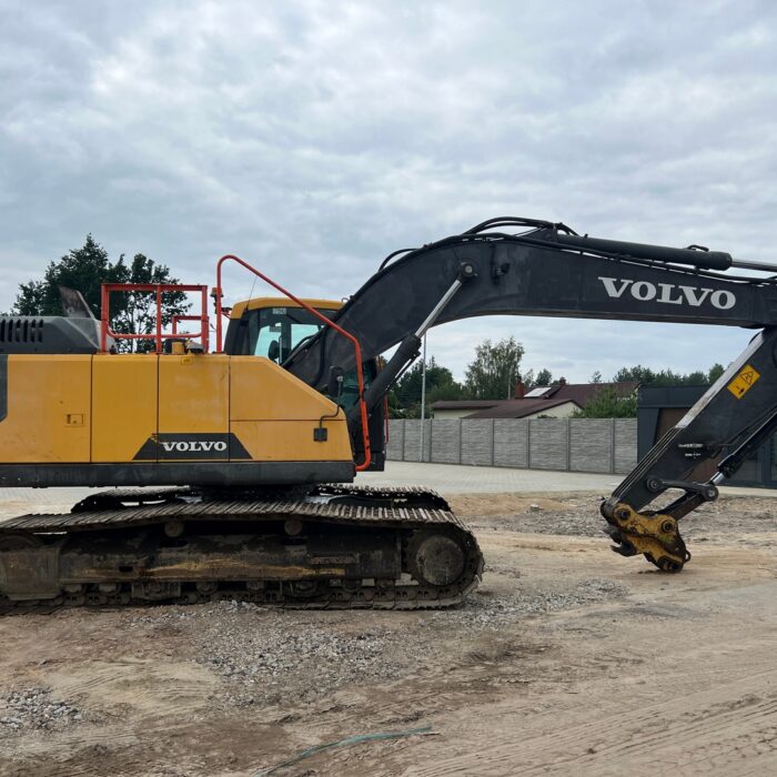 VOLVO EC220EL (7)