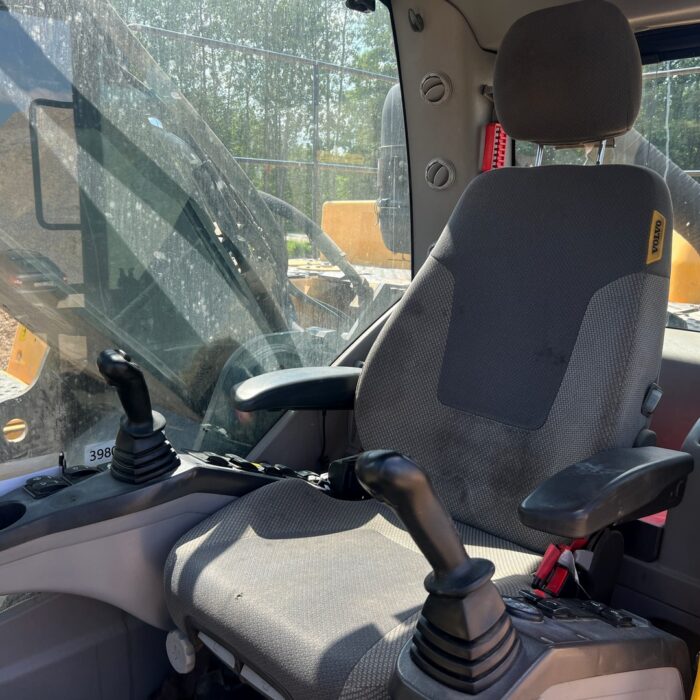 VOLVO EC300DL (15)