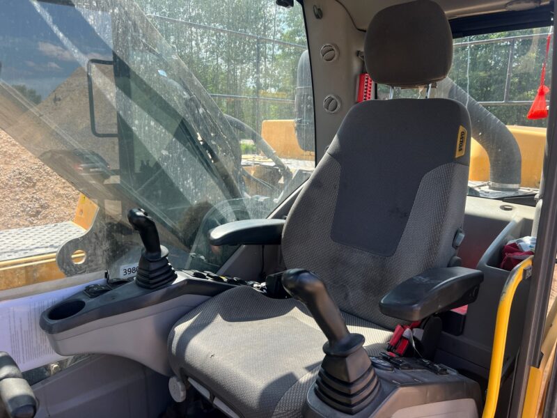 VOLVO EC300DL (15)