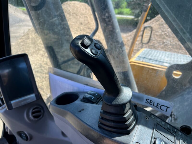 VOLVO EC300DL (18)