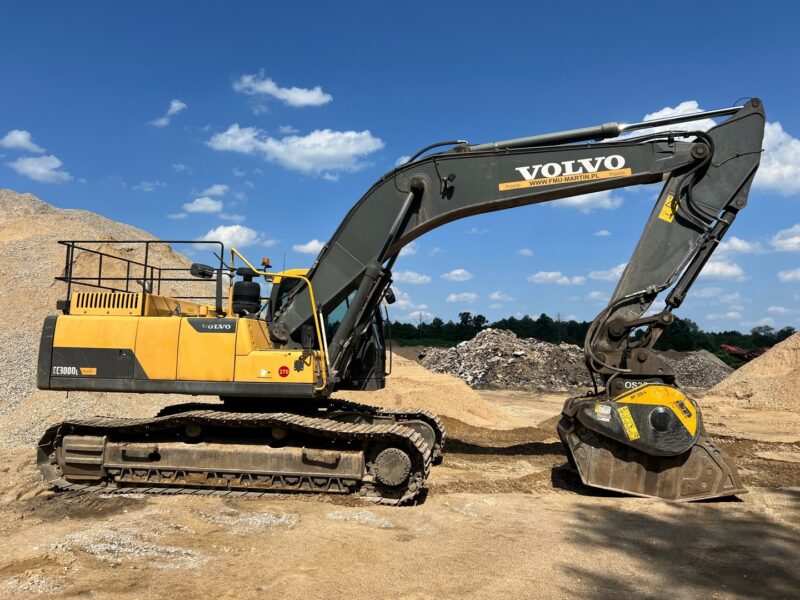 VOLVO EC300DL (2)