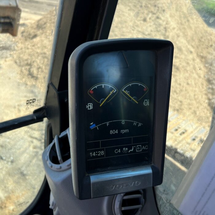 VOLVO EC300DL (23)