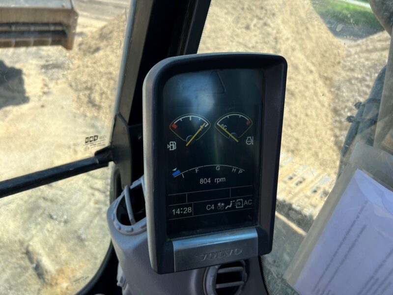 VOLVO EC300DL (23)