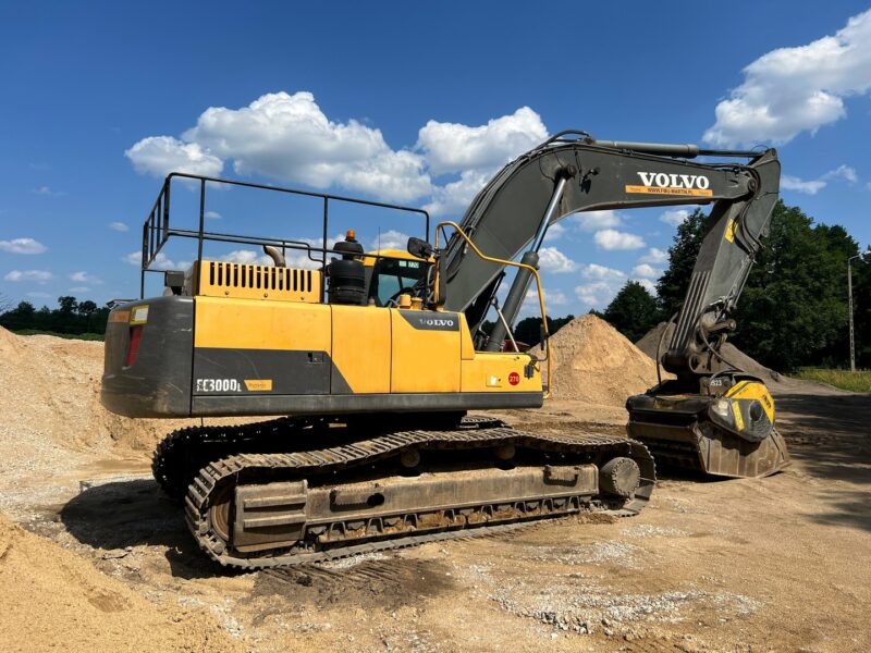 VOLVO EC300DL (3)