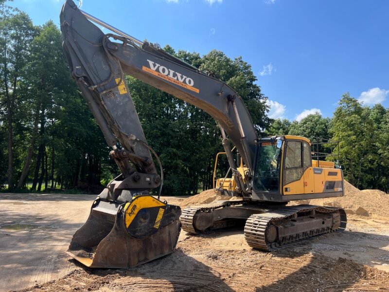 VOLVO EC300DL (4)