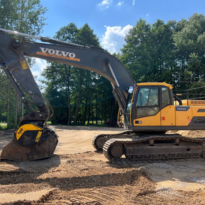 VOLVO EC300DL (5)