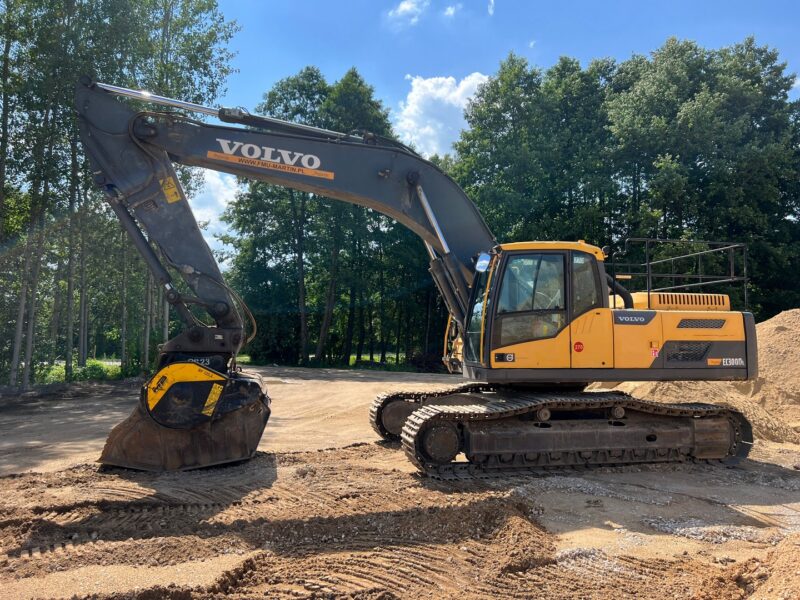 VOLVO EC300DL (5)