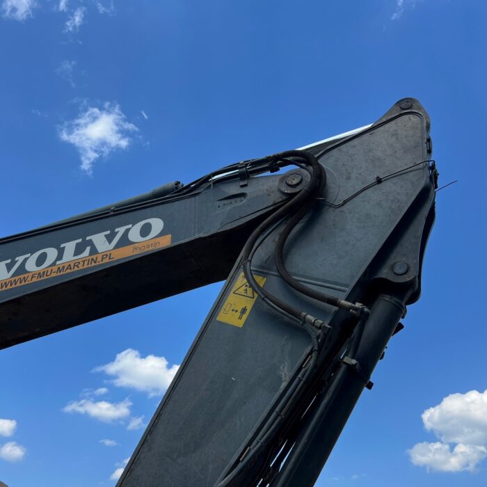 VOLVO EC300DL (8)