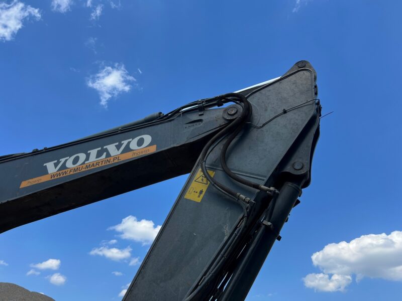 VOLVO EC300DL (8)