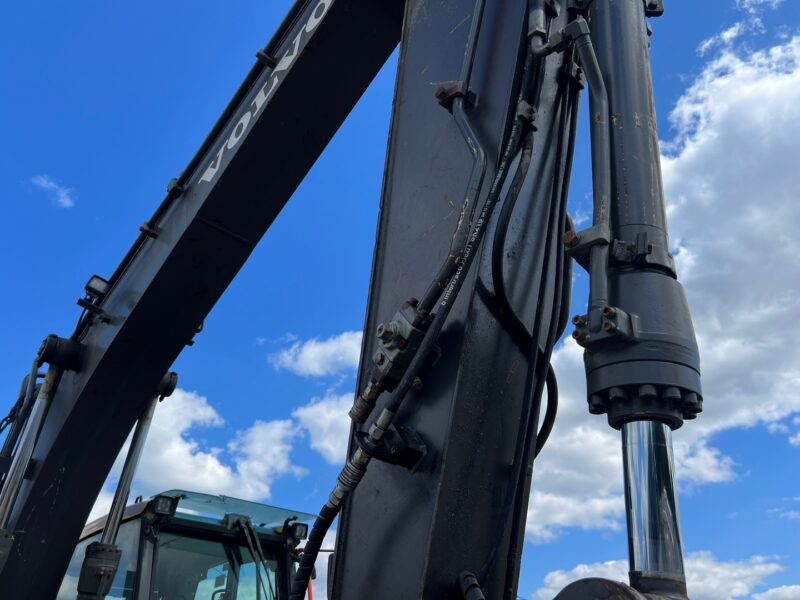 VOLVO ECR145EL (12)