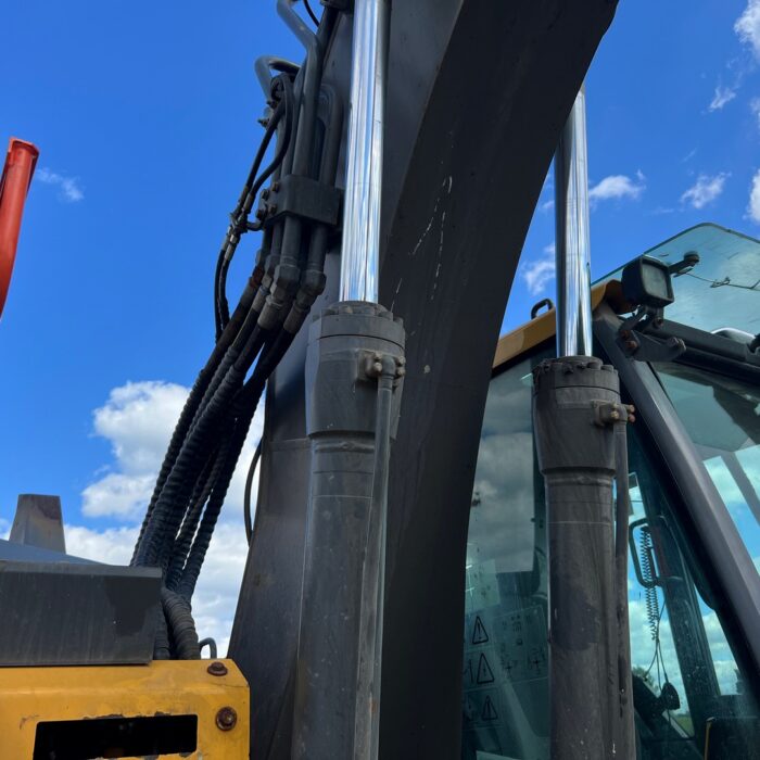 VOLVO ECR145EL (13)
