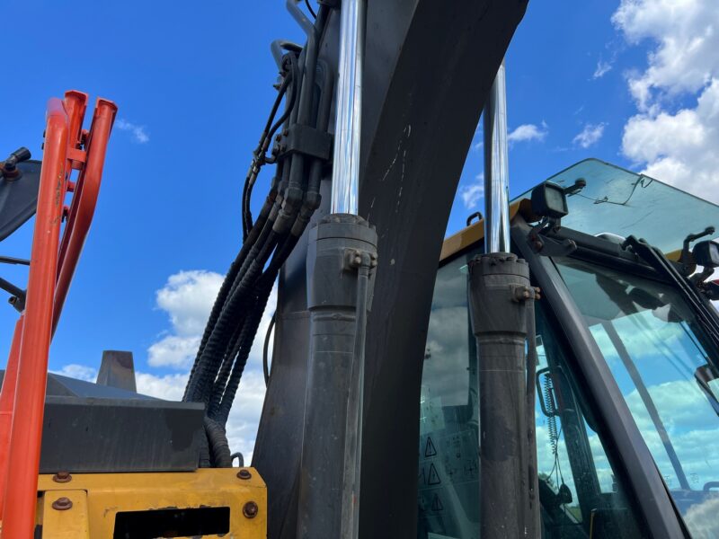 VOLVO ECR145EL (13)