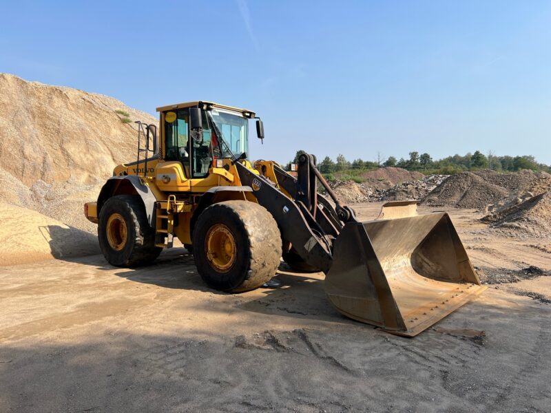 VOLVO L110F (1)