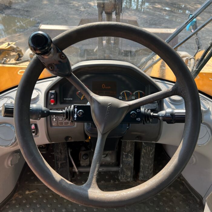 VOLVO L110F (15)