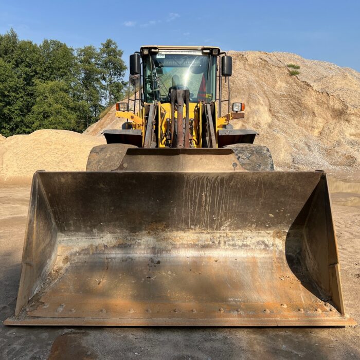 VOLVO L110F (2)