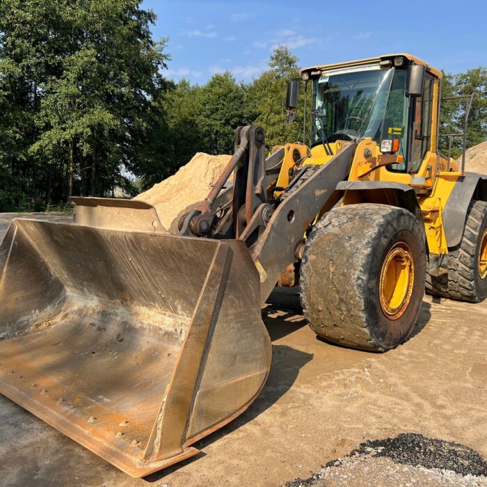 VOLVO L110F (3)