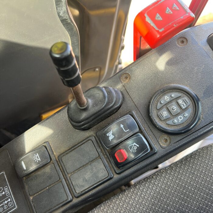 Volvo ECR235CL (17)