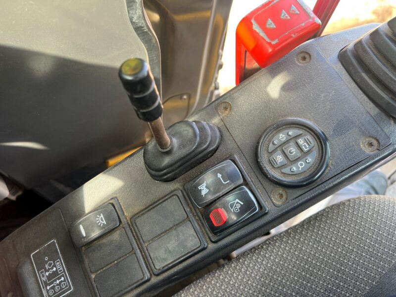 Volvo ECR235CL (17)