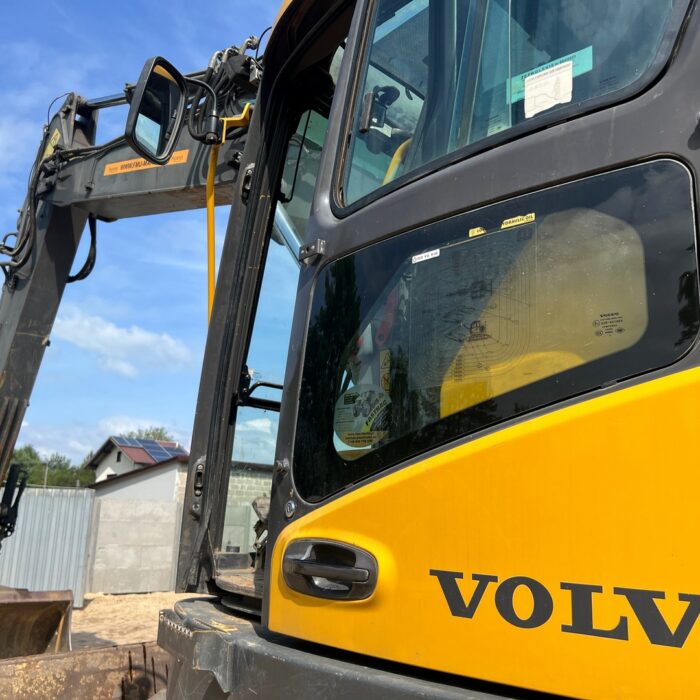 Volvo ECR235CL (21)