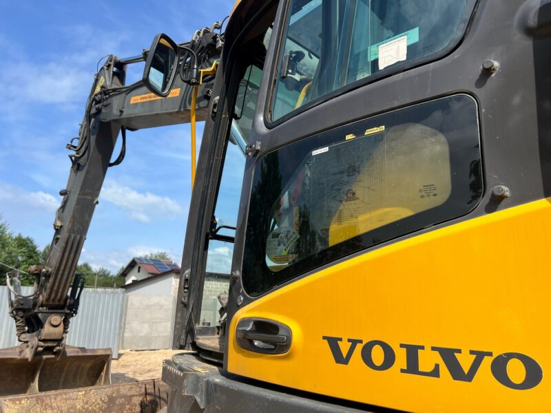 Volvo ECR235CL (21)