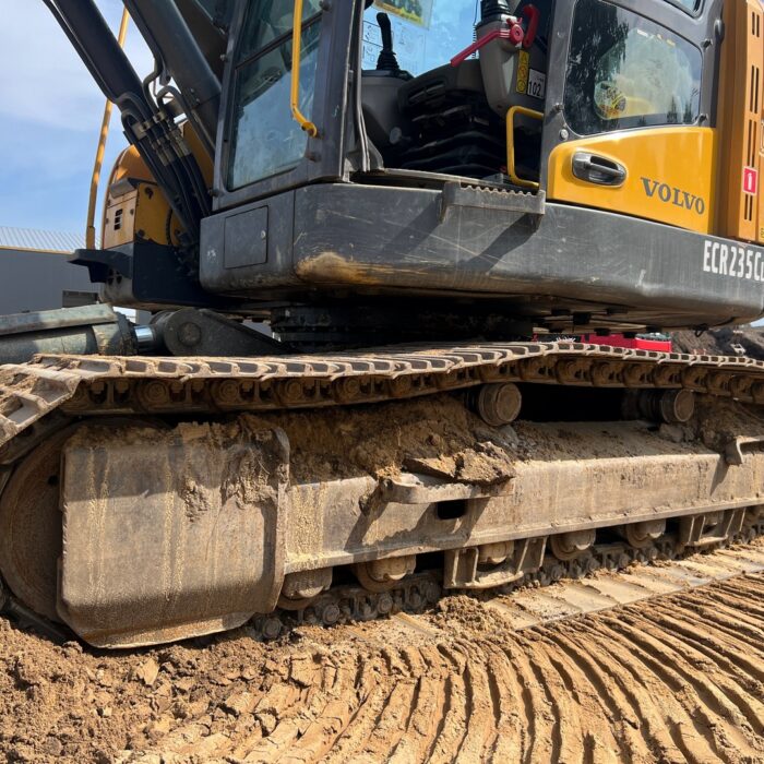 Volvo ECR235CL (22)