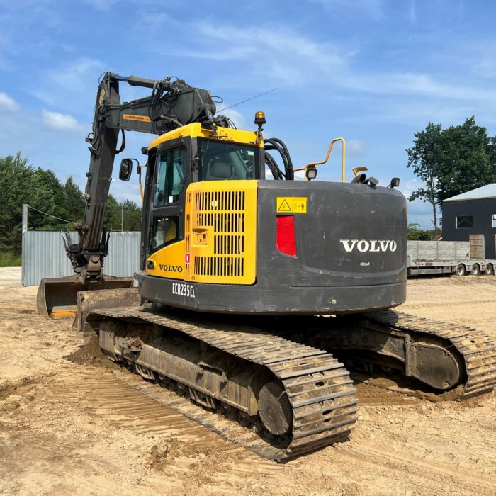 Volvo ECR235CL (27)