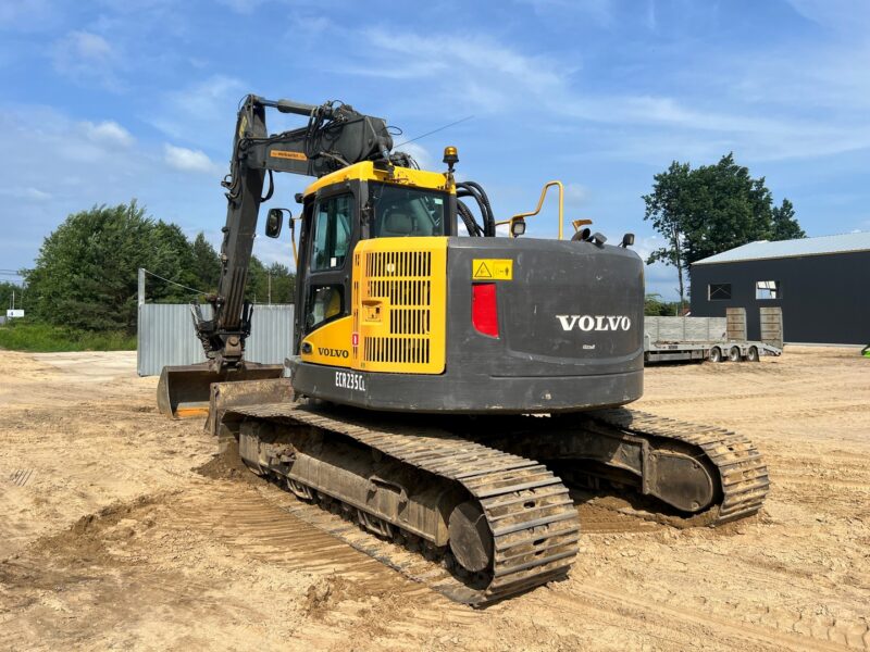 Volvo ECR235CL (27)