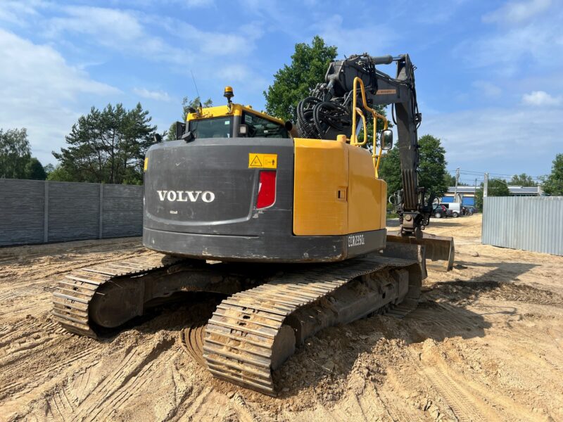 Volvo ECR235CL (29)