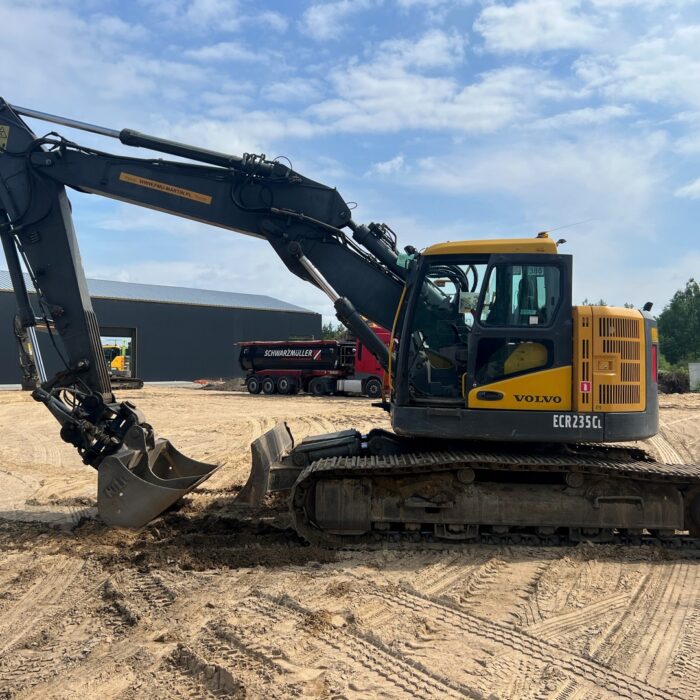 Volvo ECR235CL (3)