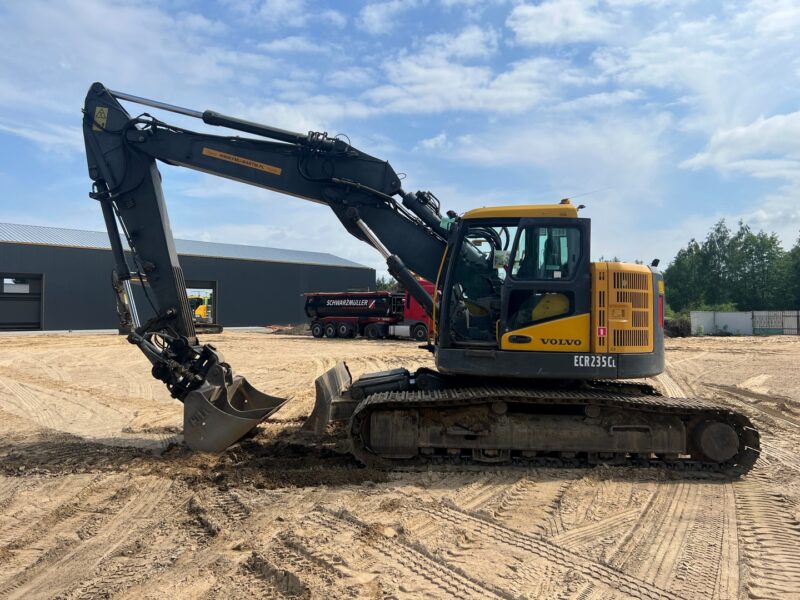 Volvo ECR235CL (3)