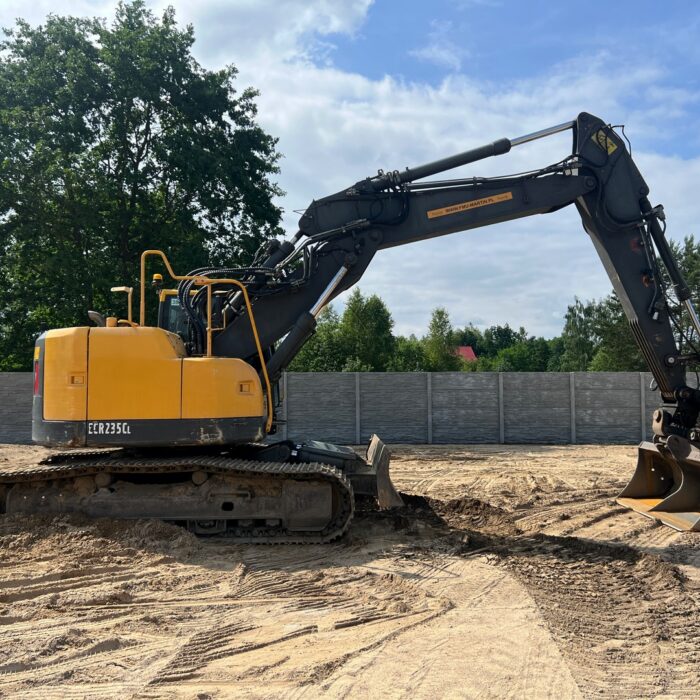 Volvo ECR235CL (31)