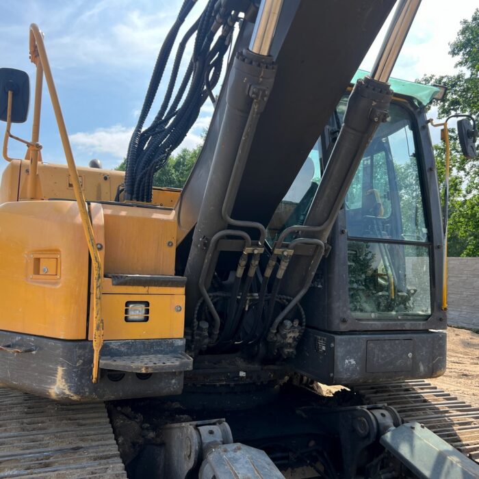 Volvo ECR235CL (33)
