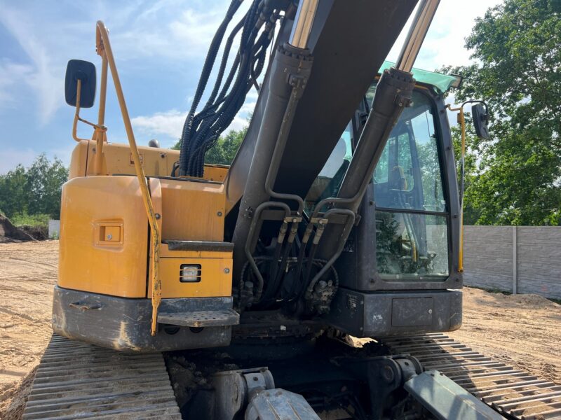 Volvo ECR235CL (33)