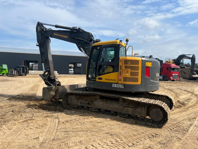 Volvo ECR235CL (4)