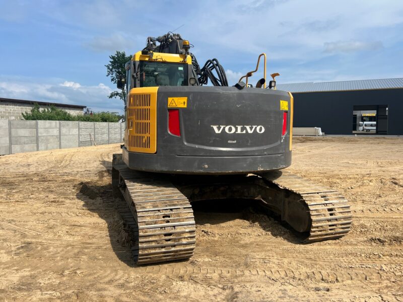 Volvo ECR235CL (5)
