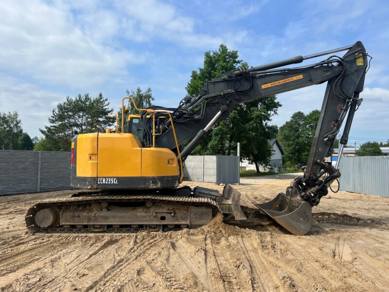 Volvo ECR235CL (7)