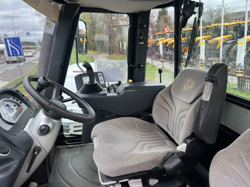 jcbfastrac3230 (8)