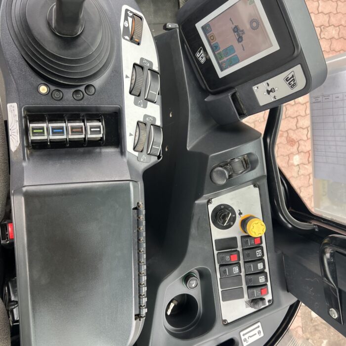 jcbfastrac3230 (9)