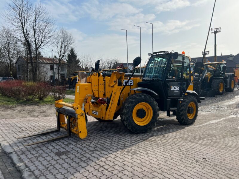 JCB 540-170 (1)